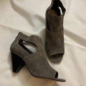 Vince Camuto Grey Suede Booties Peep Toe 7.5